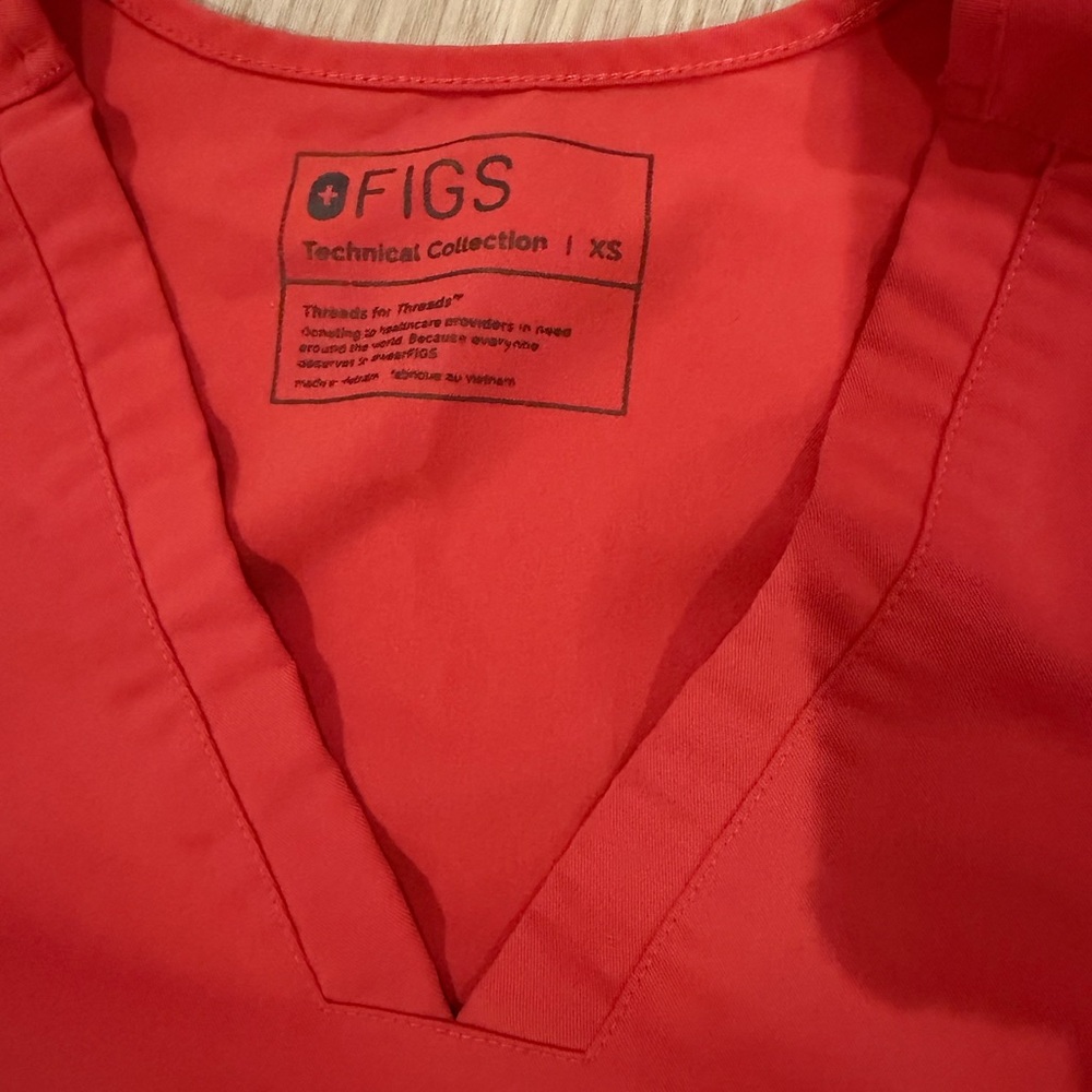 Figs set XS regular casma top and XXS tall yola skinny pants in clay - Picture 4 of 6